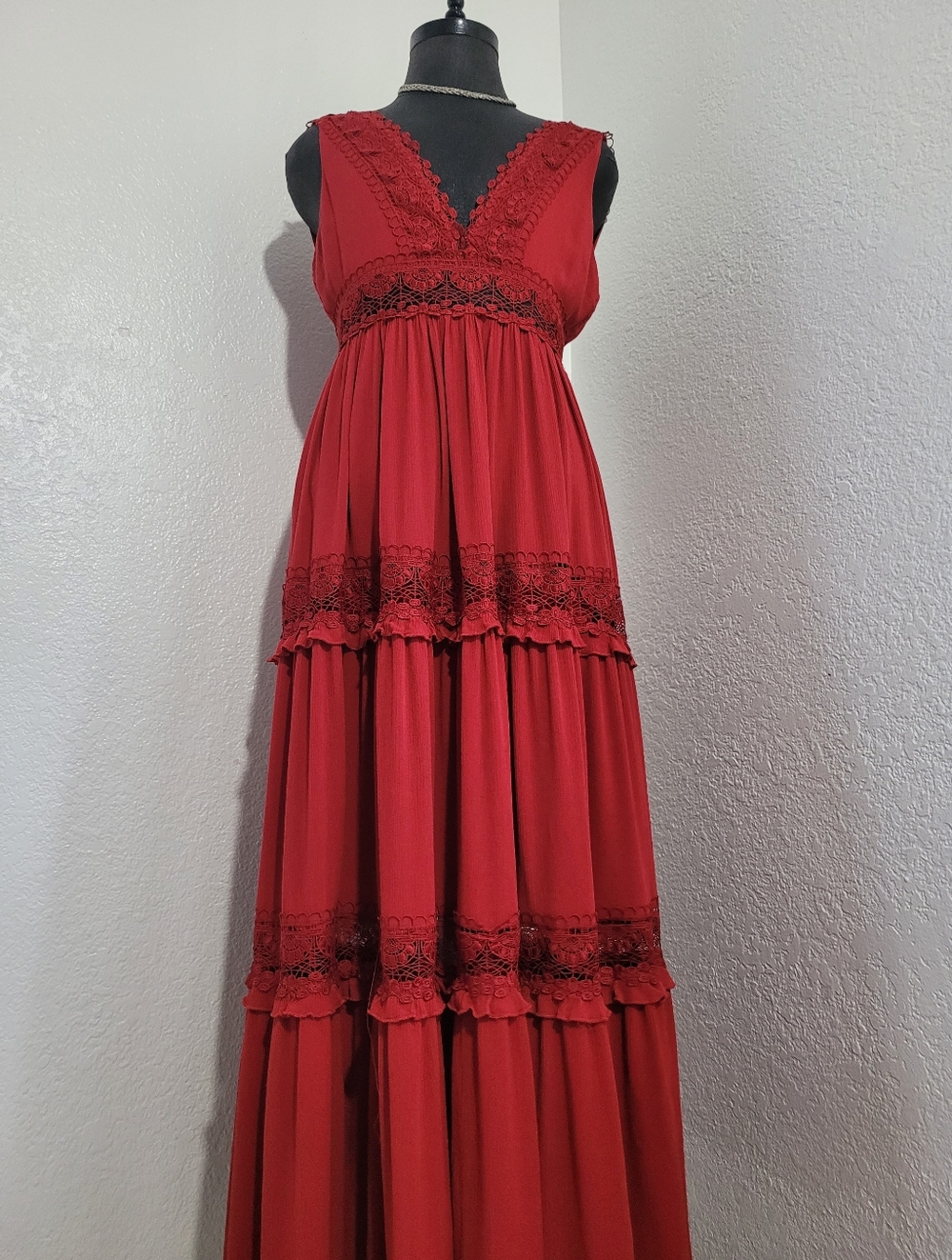 Forever21 Red Lace Eyelet Cutout Rayon Maxi Tired Dress with a Boho Vibe Sz Larg